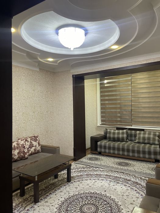 Шота Руставели продается квартира 3/2/4 ВЫСОКИЕ ПОТОЛКИ ТОЛСТЫЕ СТЕНЫ