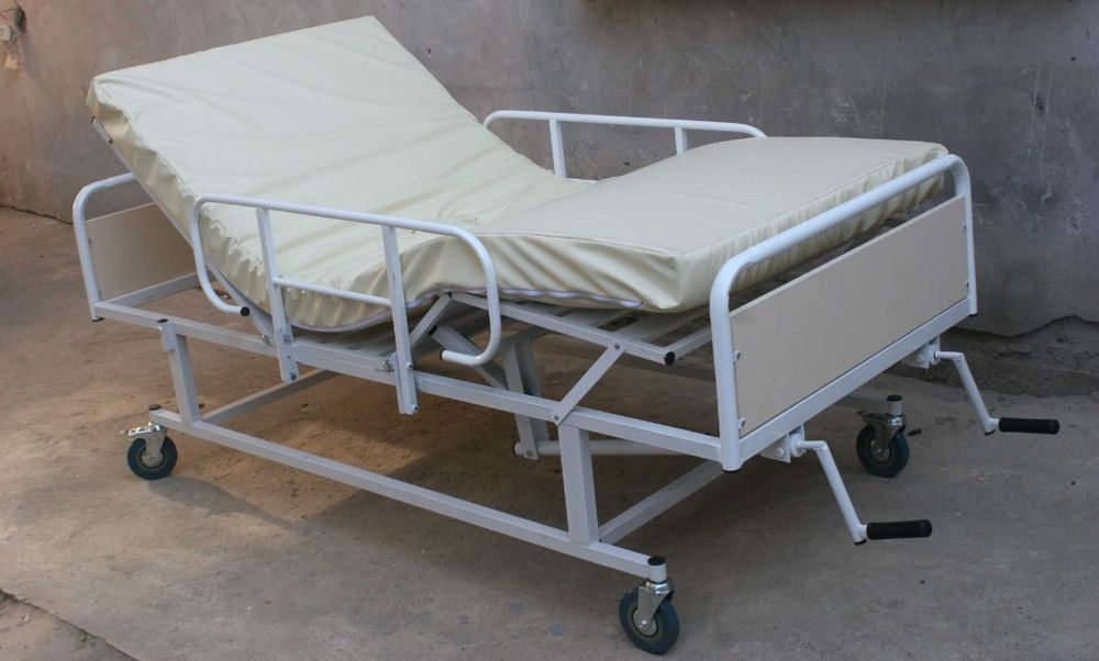 Медицинская кровать