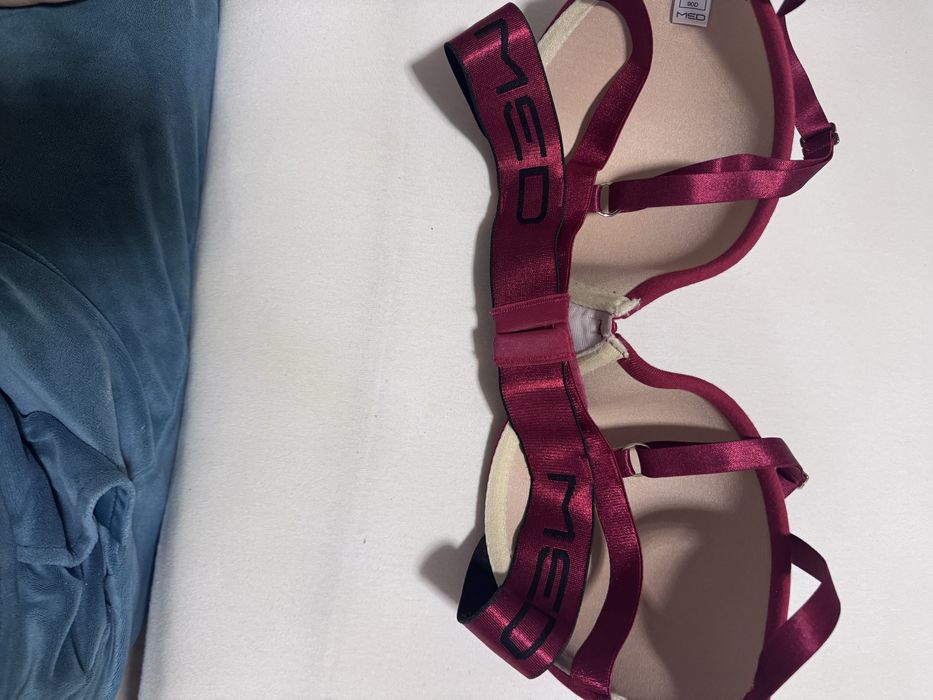 Сутиен -Med размер-75D  чисто нов