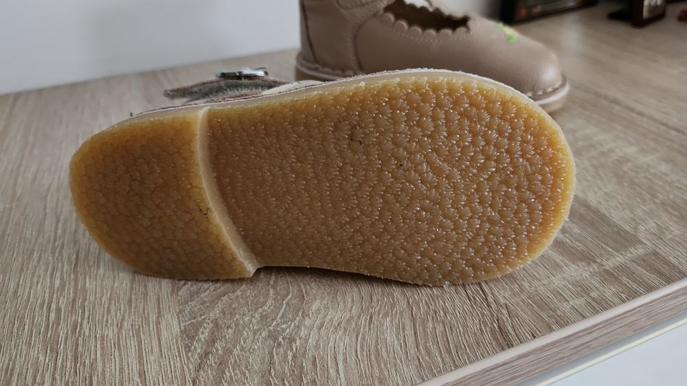 Pantofi marime 22