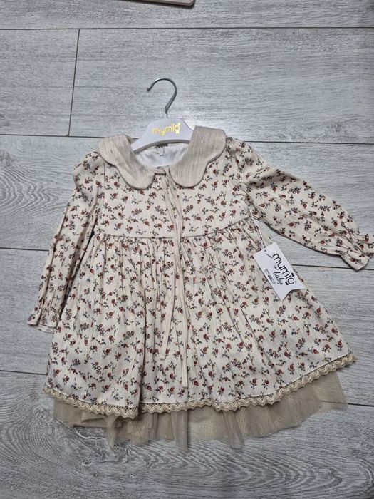 Vând rochițe fetiță noi