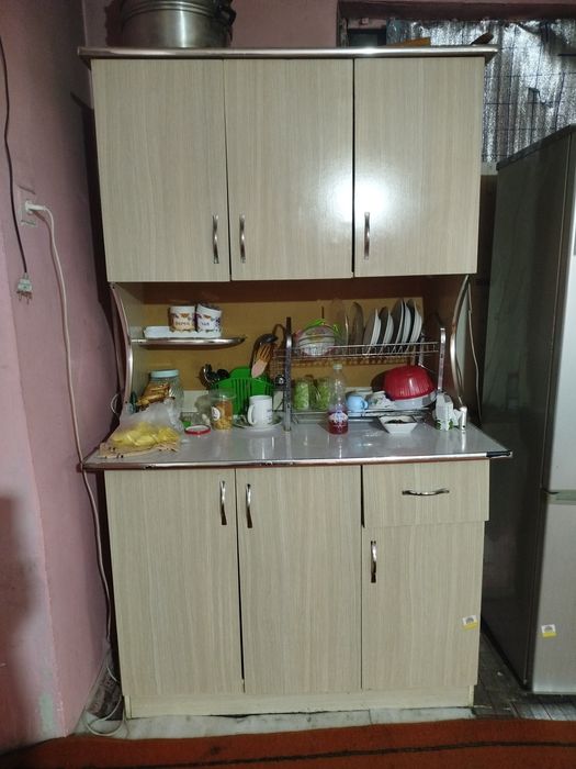 Kuxiniy mebel sotiladi