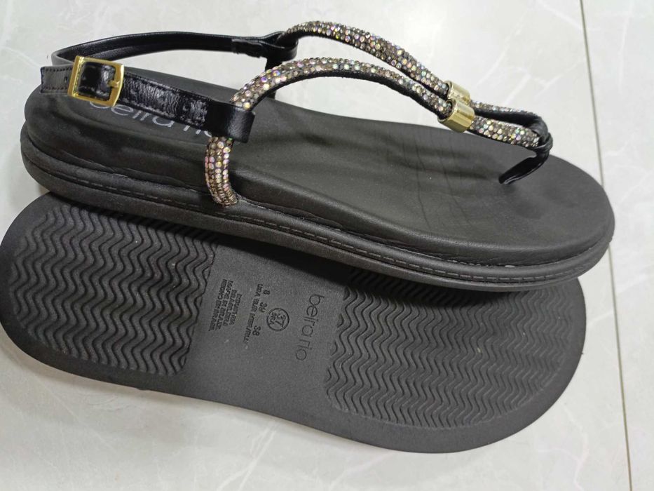 Летние пляжные шлепки