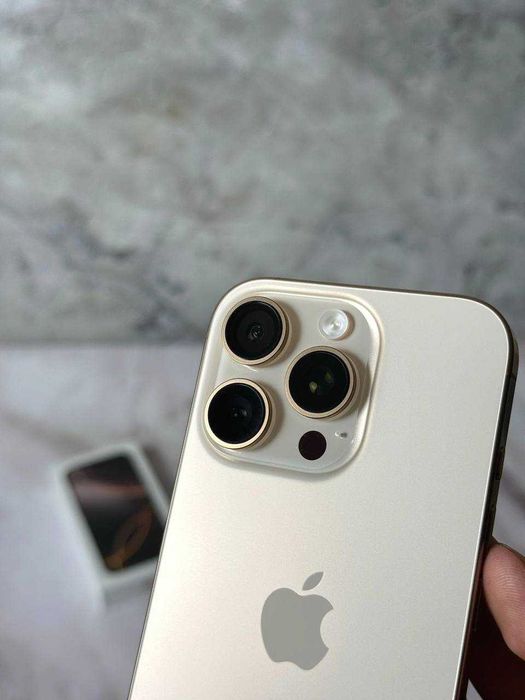 iPhone 16 Pro 256 GB Desert Titanium