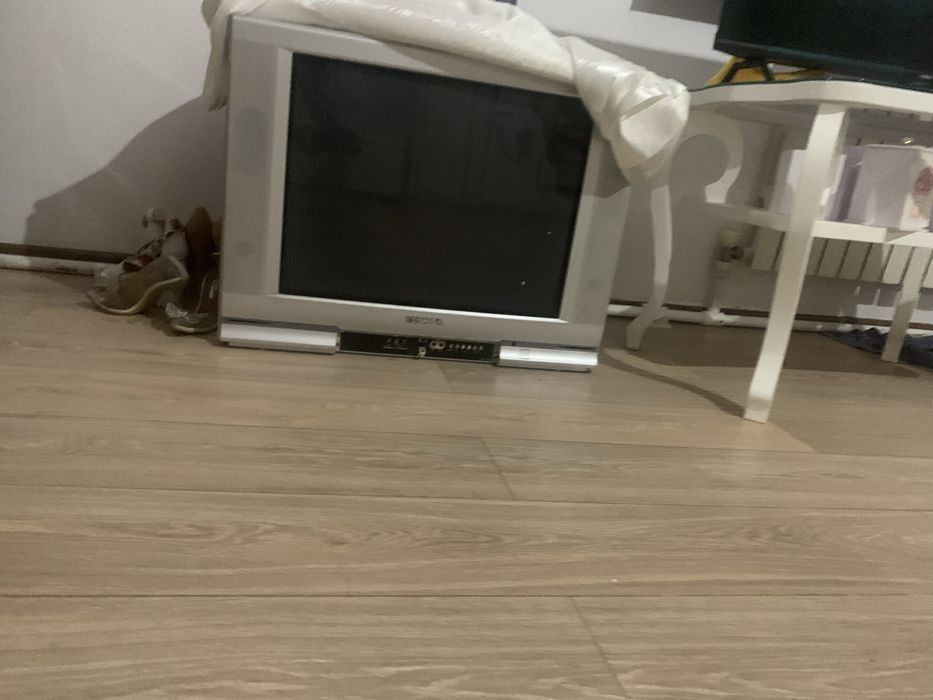 Телевизор на запчасти
