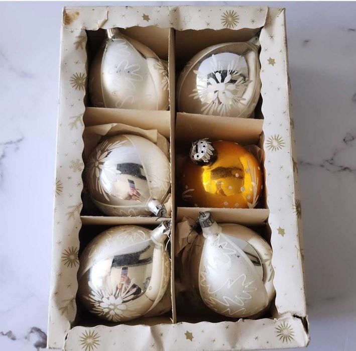 Винтидж коледни стъклени играчки