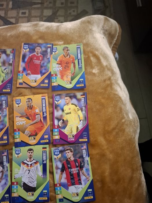 Vând Cartonașe Adrenalyn de fotbal