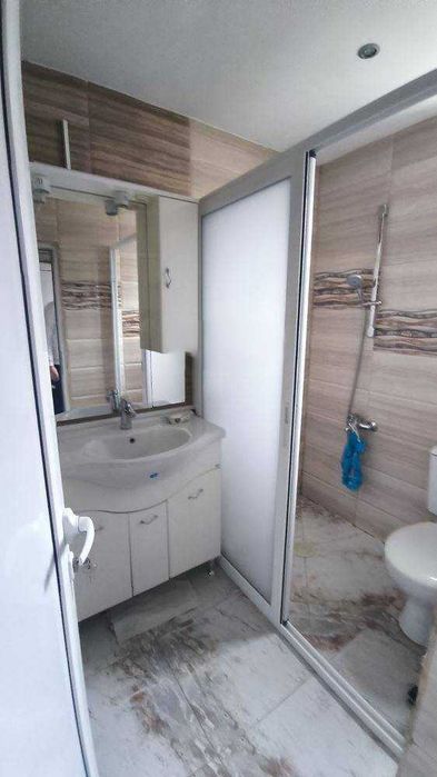 Обзаведен етаж с 3 спални + мансарден двустаен + гараж + двор