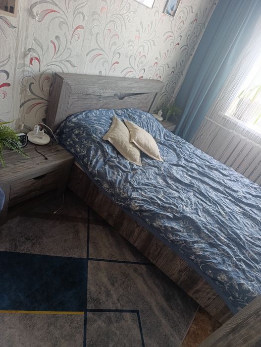 Продам спальный гарнитур