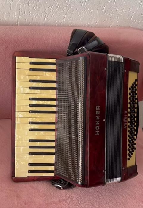 Acordeon de vânzare o bijuterie