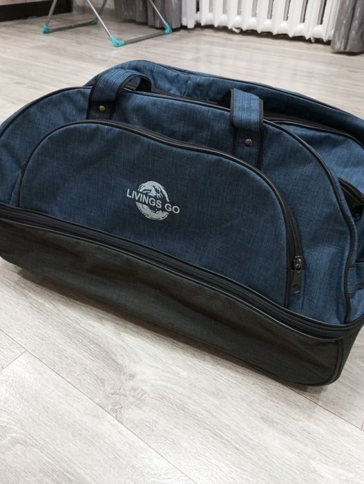 Сумка дорожная унисекс.