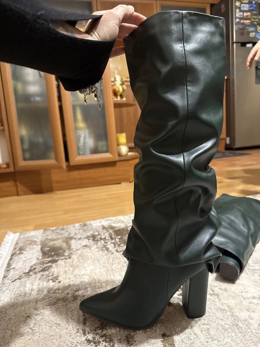 Дамски зелени ботуши на ток