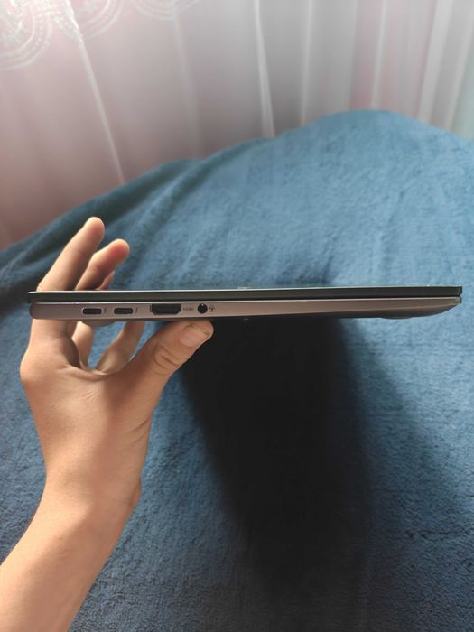 ASUS VivoBook S14