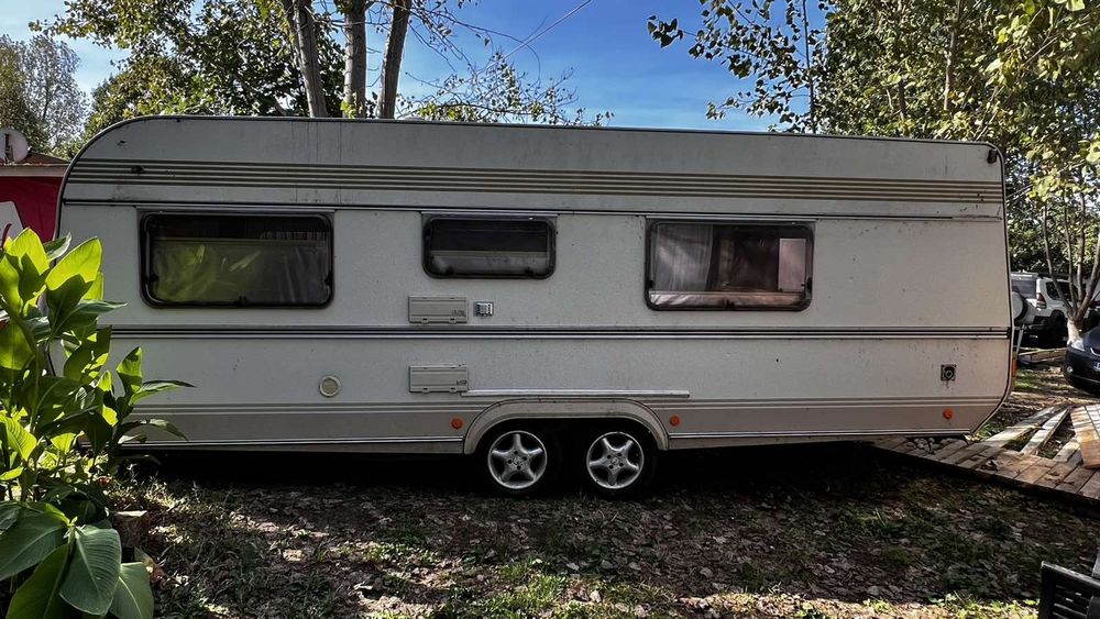 Продавам Каравана фенд