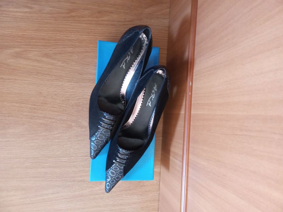 Туфли женские остроносые