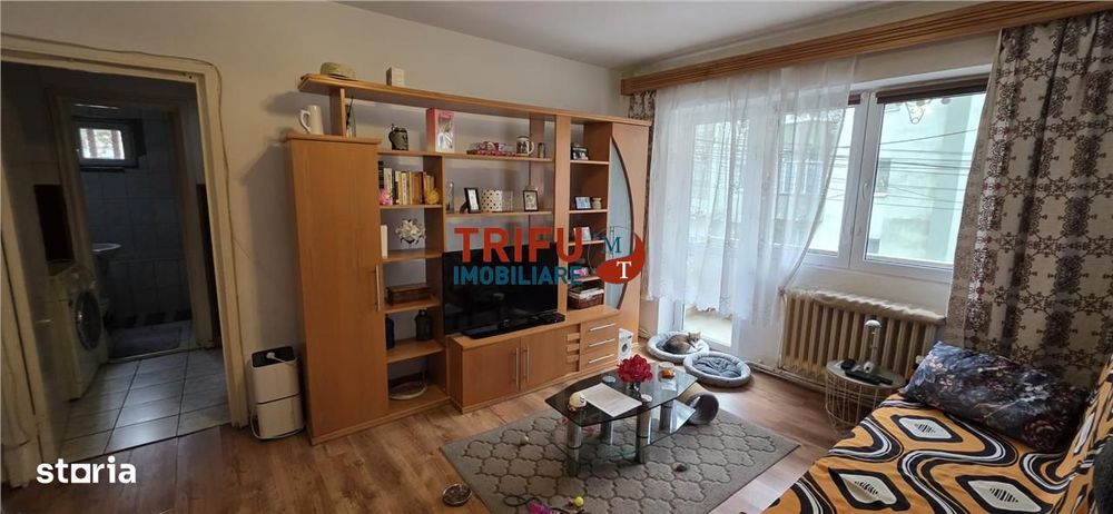Apartament  de vanzare 3 camere etaj 1