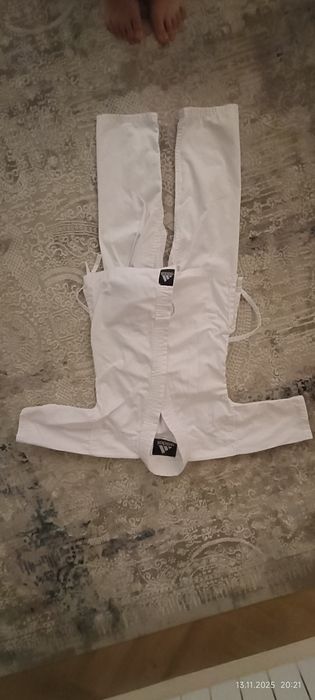 Продам кимоно для девочки