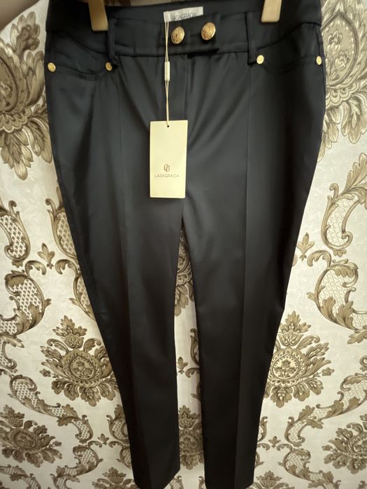 Черные брюки классические