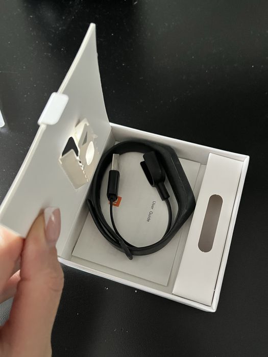 Фитнес боаслет Mi Band