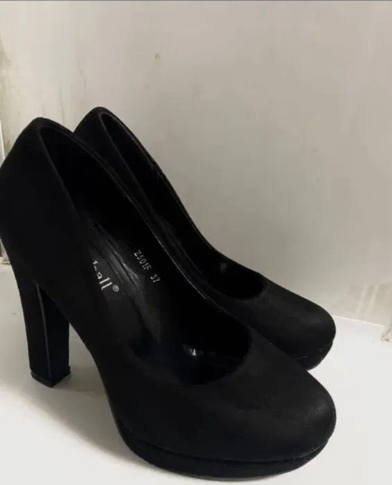 Продам новые туфли