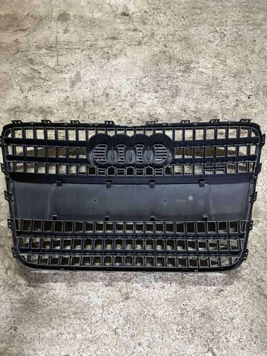Решётка радиатора на Ауди Q7 не рестайлинг