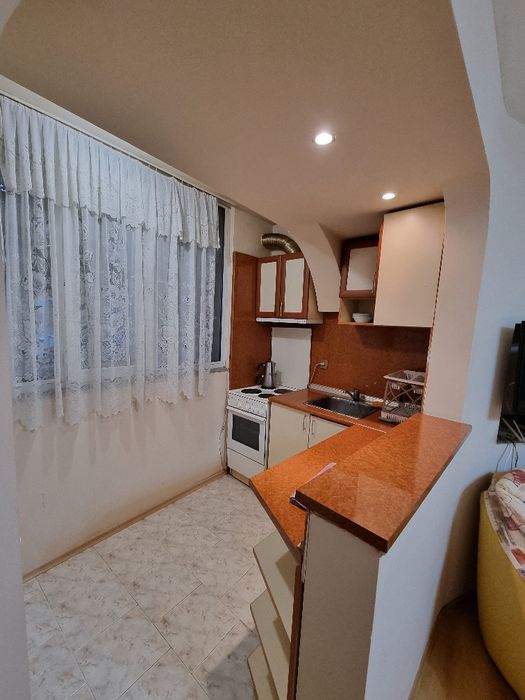 Дава се под наем Тристаен апартамент в Свиленград - 70 кв.м за 408 € - Снимка #2
