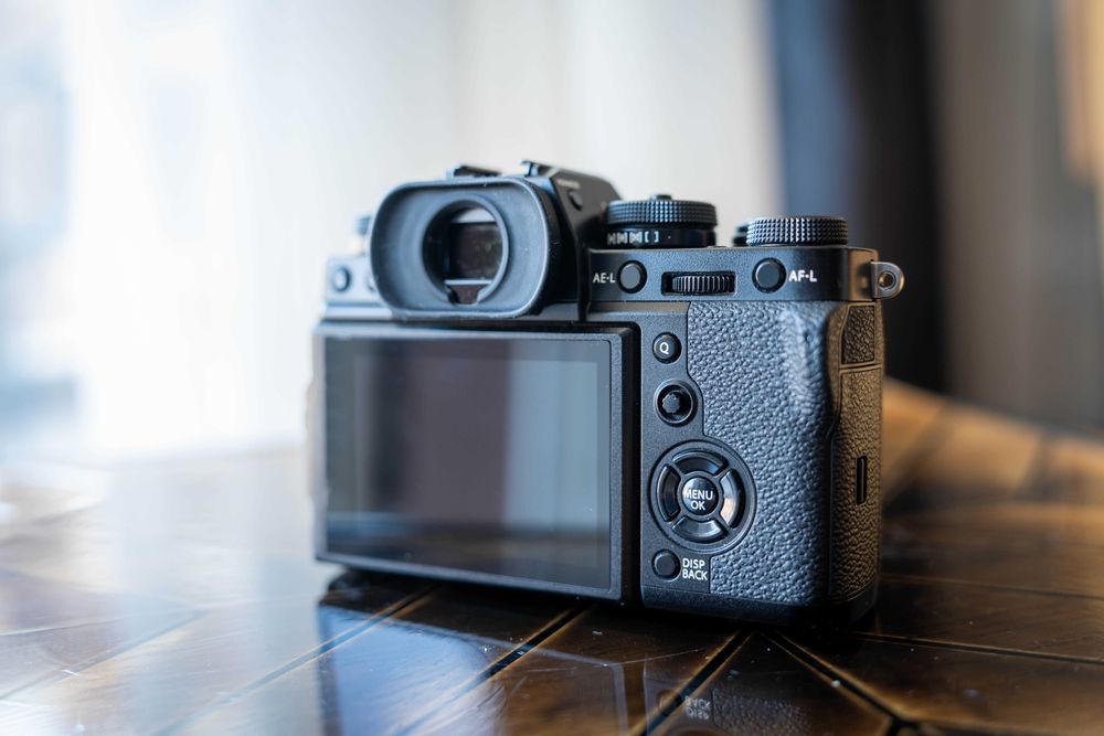 Камера Fujifilm X-T3 26.1MP Mirrorless Digital Camera Black Body и обектив Fujifilm Fujinon XF 18-55mm f/2.8-4 R