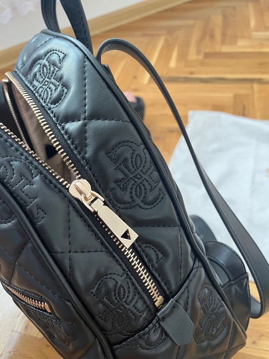 Сет Guess раница и кецове