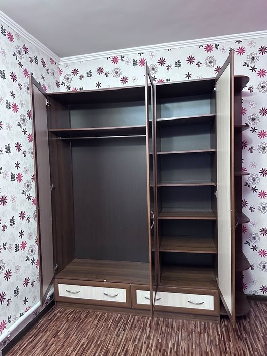 Продам шкаф распашной