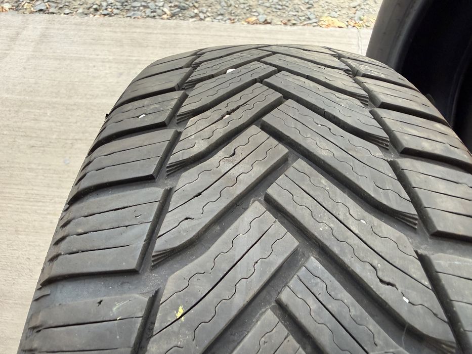 4бр. ОТЛИЧНИ Зимни Гуми 195/65R/15 -MICHELIN- DOT:0520- 6.2мм.+6.0мм.
