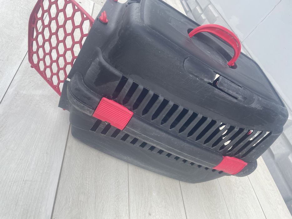 Переноска для собак и кошек