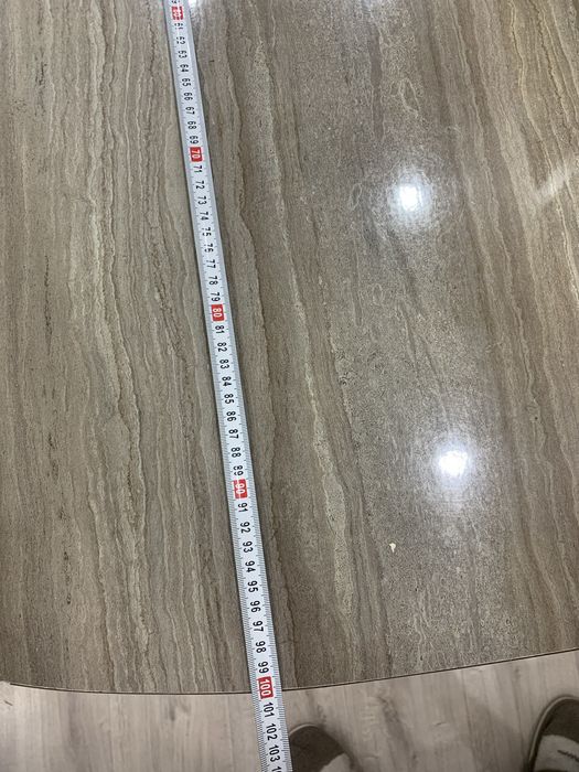 Продается стол в хорошем состоянии