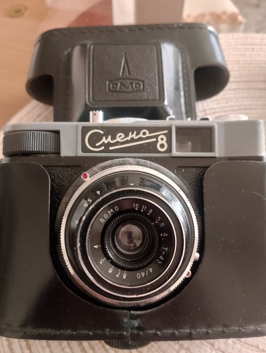 Два броя фотоапарати смяна