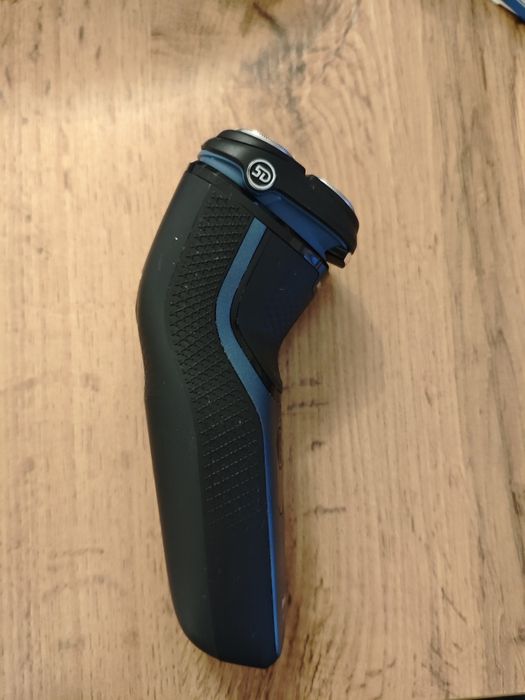 Продам электробритву philips