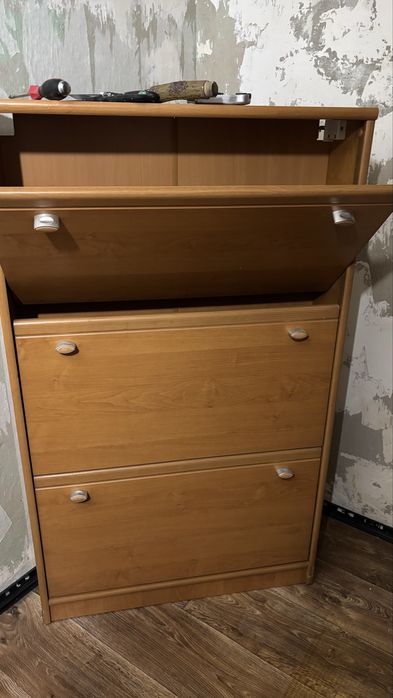 Продам обувной шкафчик. Срочно.
