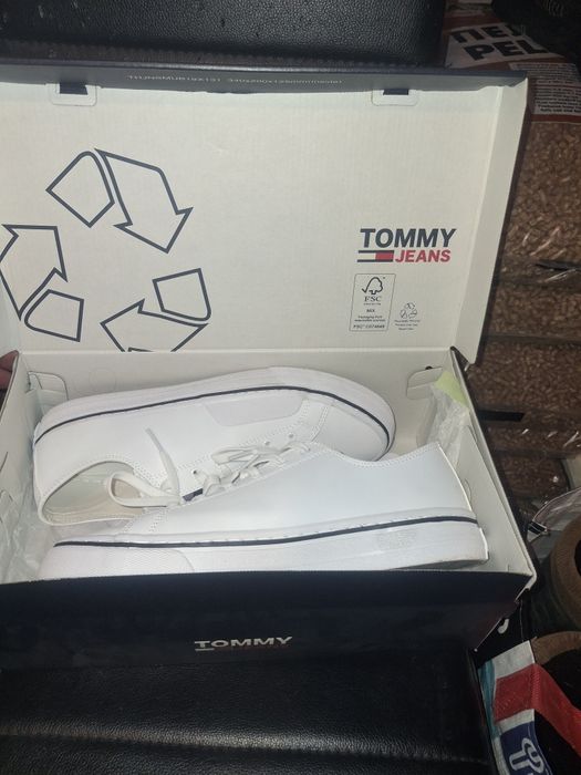 Маратонки , сникъси