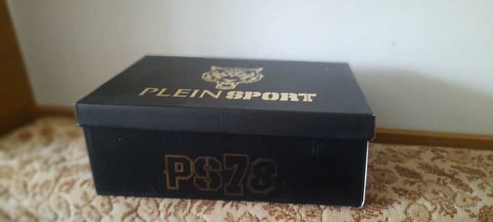 NEGOCIABIL Sneakers Plein sport 39