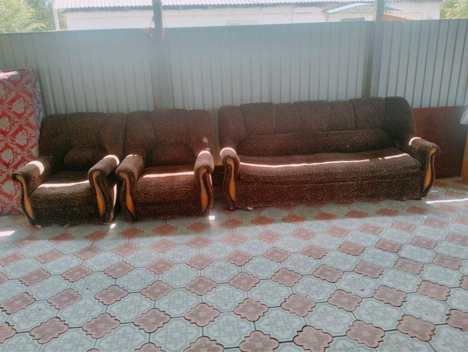 Продам диван с креслами и матрас