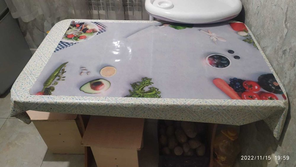 Стол кухонный + скамейки только сегодня за 15000