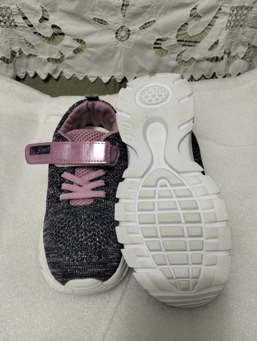 Новые кроссовки на девочку, 35 размер