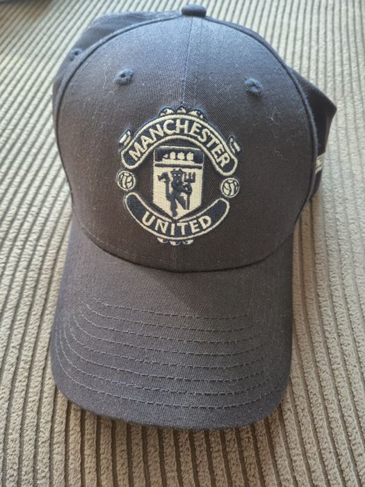 Шапка с козирка - Манчестър Юнайтед