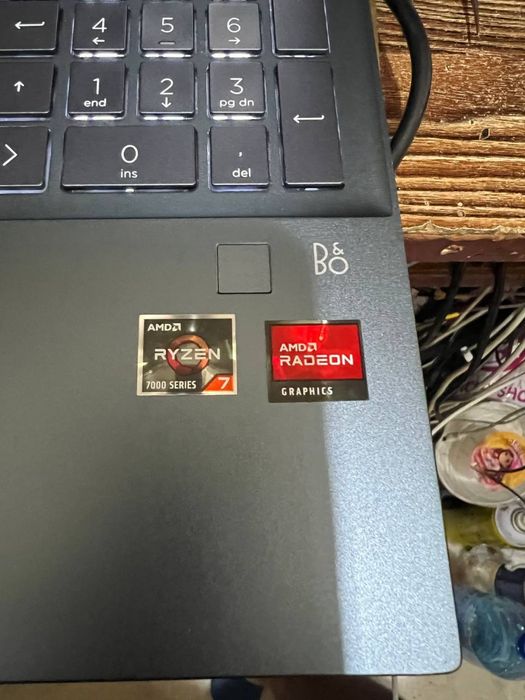 HP 15-eh3061cl  RYZEN 7.. ssd nvme 128gb