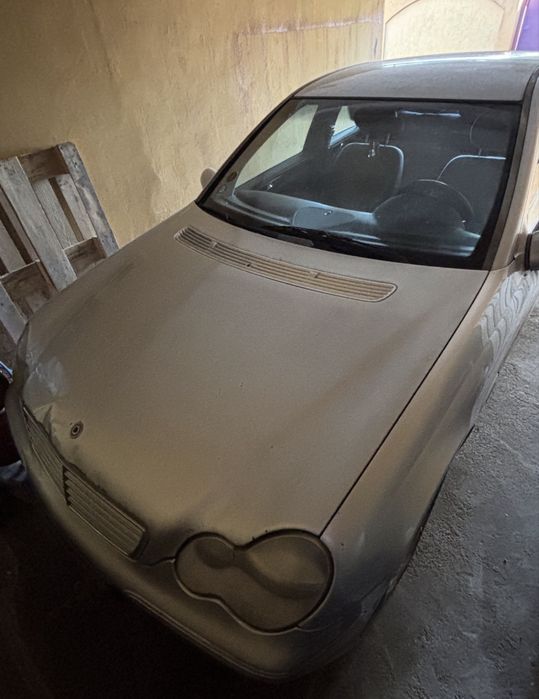 Mercedes C180/ w203 an 2000, - se vinde ca defecta, e radiata