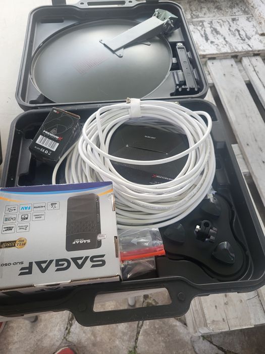 Сателитна чиния за каравана