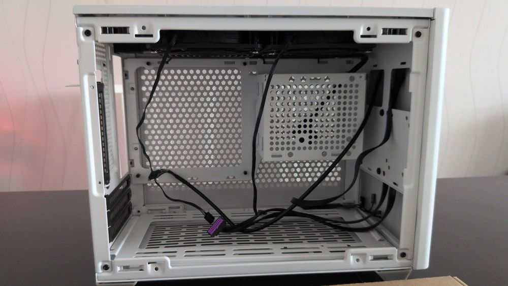 SFF Кутия за компютър Cooler Master NR200P mini itx
