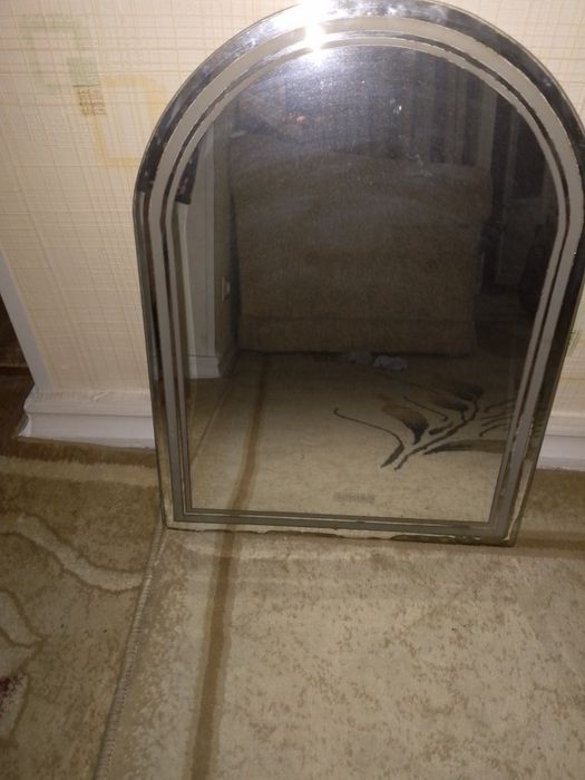 Зеркало для ванной комнаты.