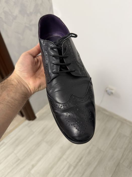 Vând pantofi de piele marimea 42