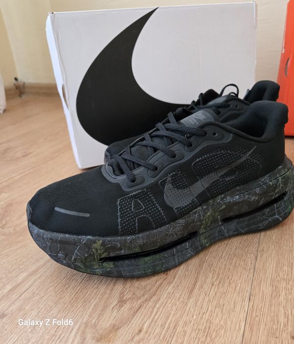 Nike Vomero culori diferite