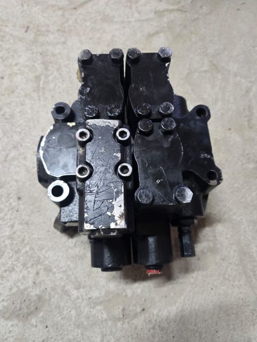 Гидрораспределитель Toro400/Toro400e/LH409