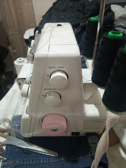 Жаноме Швейная машинка, оверлок